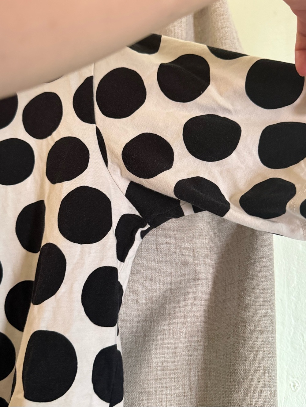 Marimekko X Uniqlo Limited Edition Black & White Polka Dot Short Sleeve Top - Picture 5 of 8